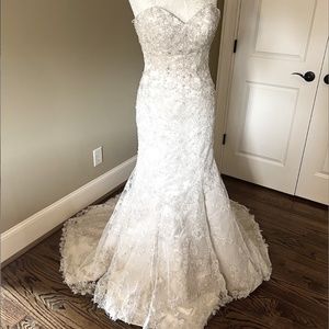 NWT Timeless Essence of Australia Crystal Embellished Wedding Dress sz6